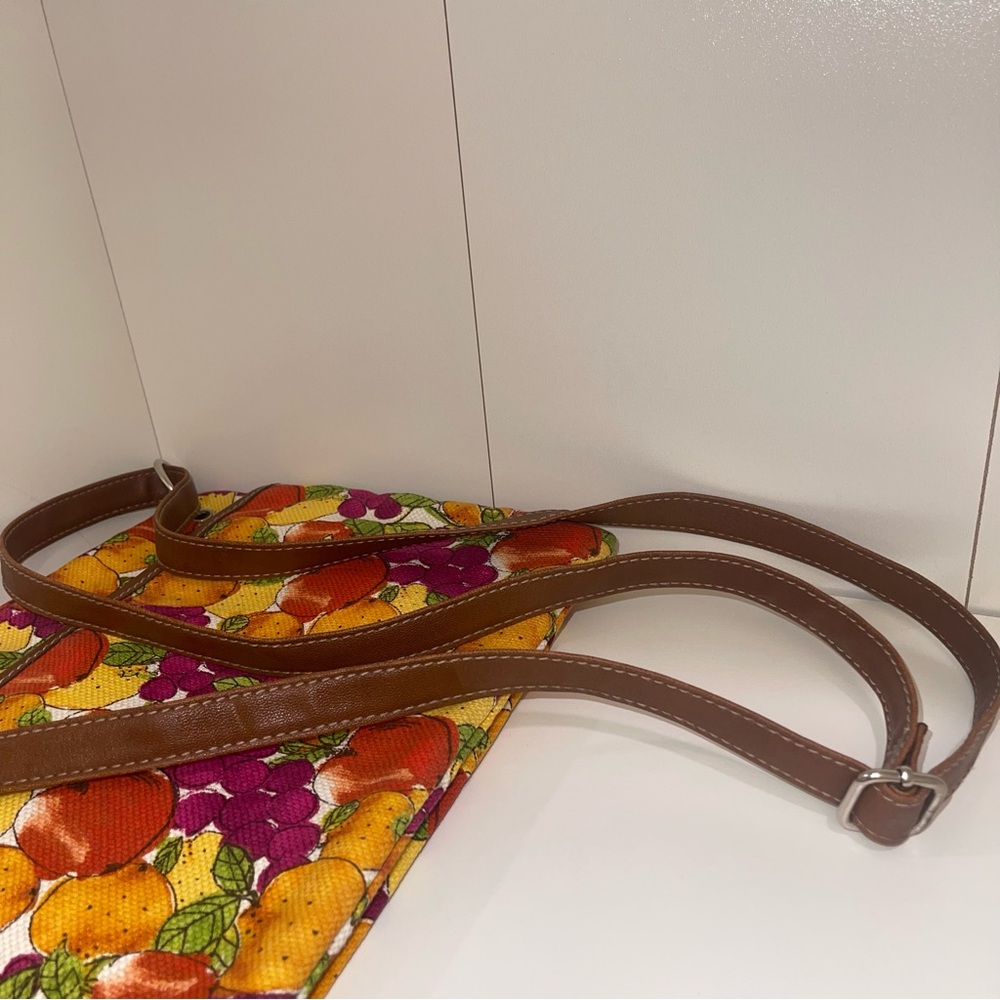 Relic vintage inspired vibrant pink fruit pattern crossbody purse - Picture 4 of 10